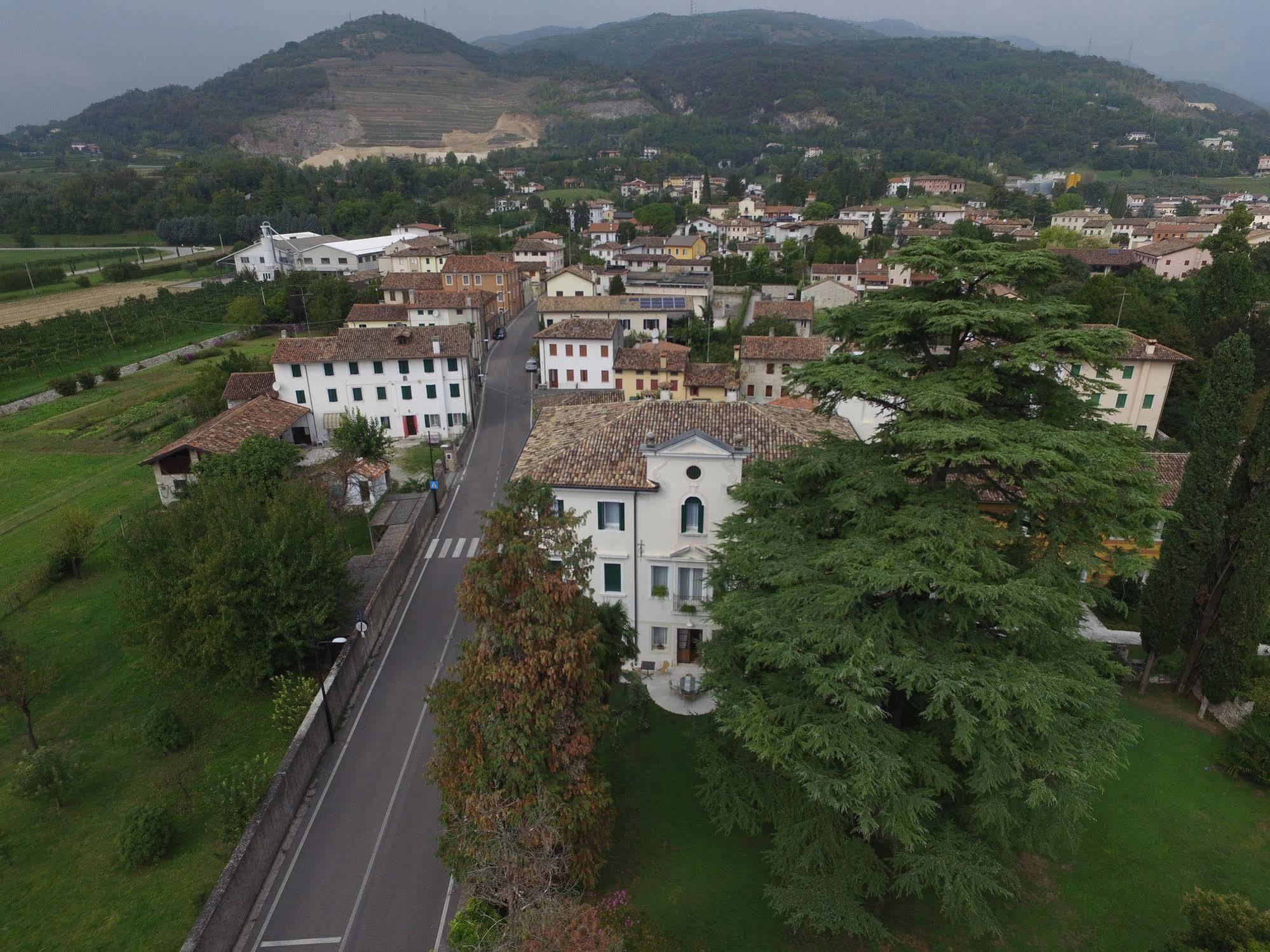 Hotel Villa Ca Damiani Caneva Buitenkant foto